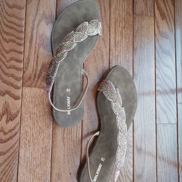 Party wear sandals - Picture 2 of 4